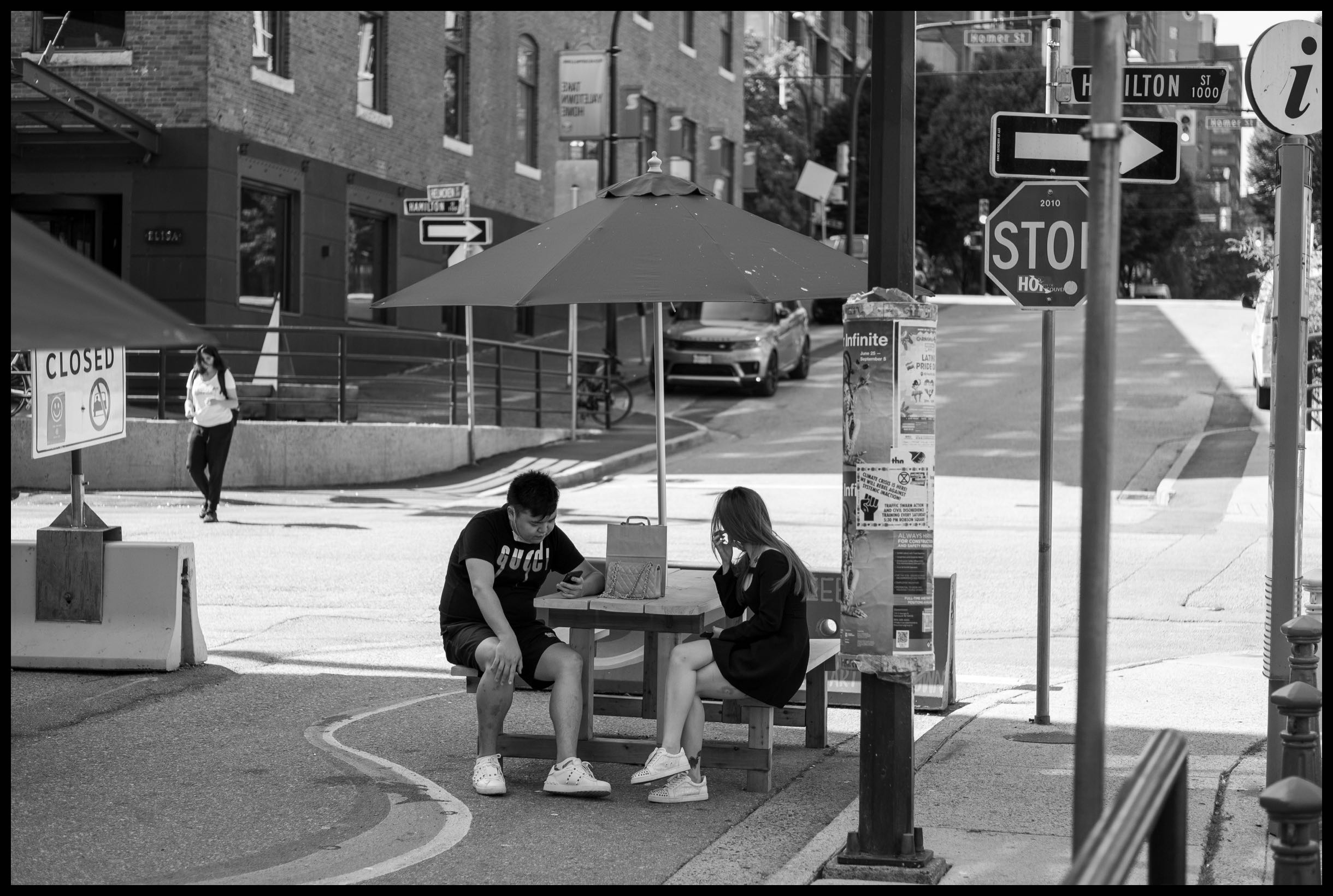 Rest Stop Hamilton & Helmcken - f2.0 1/1700 sec