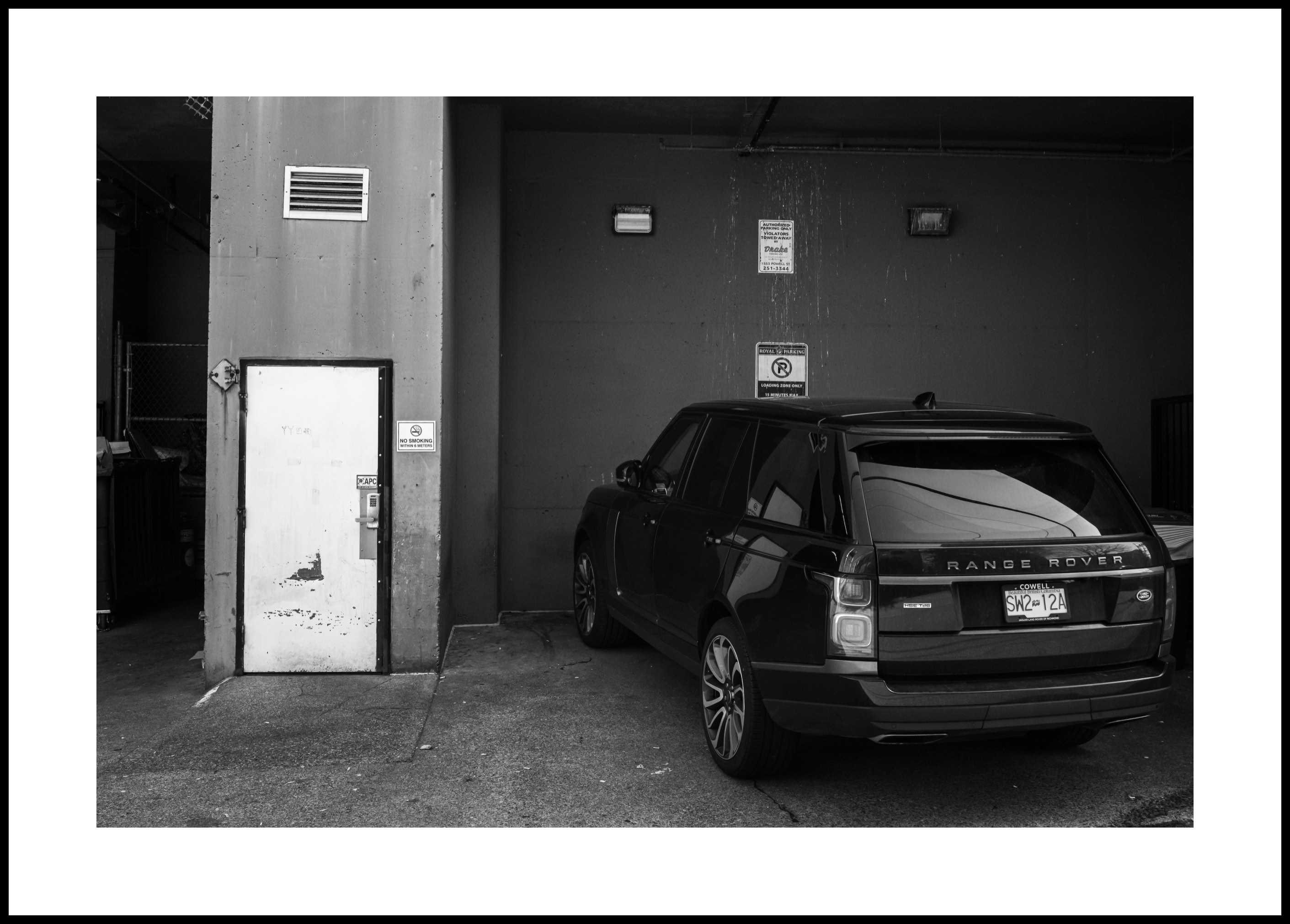 Alley Parking - Leica M10, Voigtlander 35mm f2.5 Color Skopar