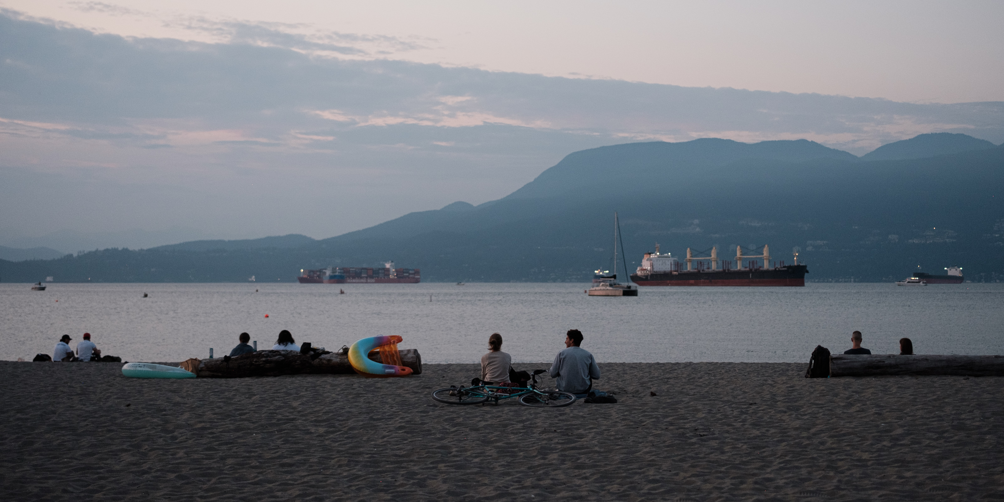 1/950 sec,f/1.4, ISO 500