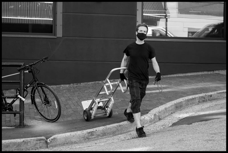 Delivery Complete - f2.0 1/680 sec