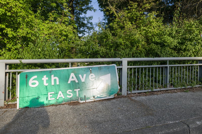 6th Ave East ↗